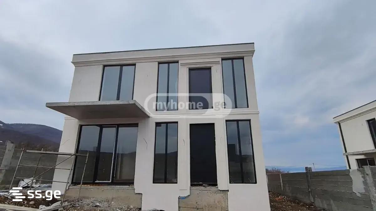 იყიდება 5-ოთახი კერძო სახლი view 2