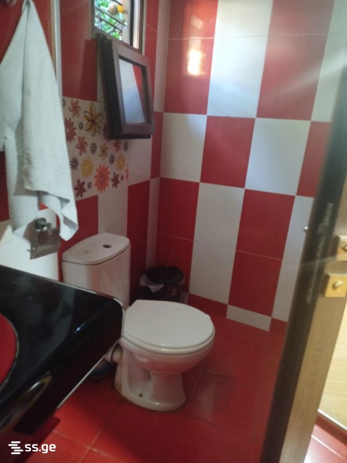 7 Room Private House For Sale view 5