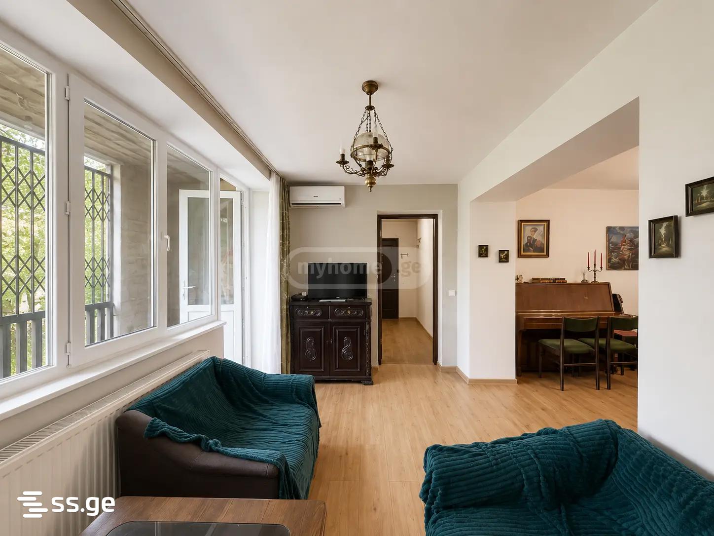 3 Room Flat For Sale view 2