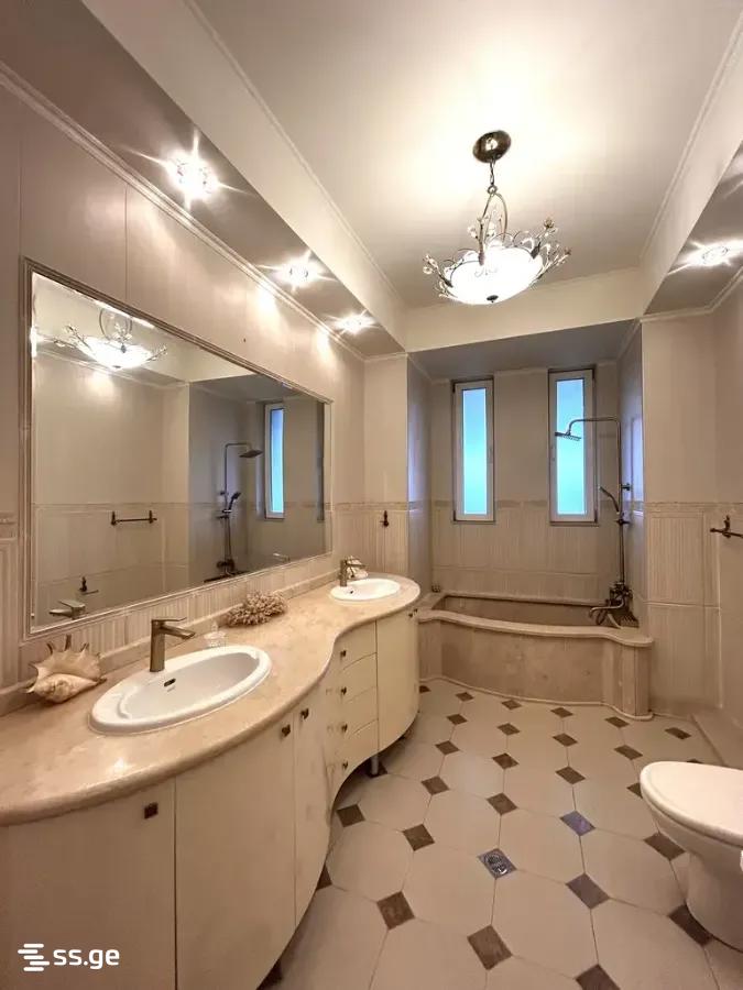 6 Room Private House For Rent. Mtatsminda view 4