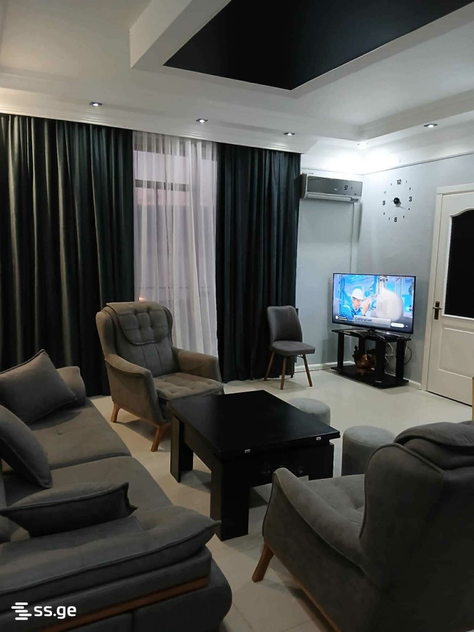 3 Room Flat Daily Rent. Batumi view 5