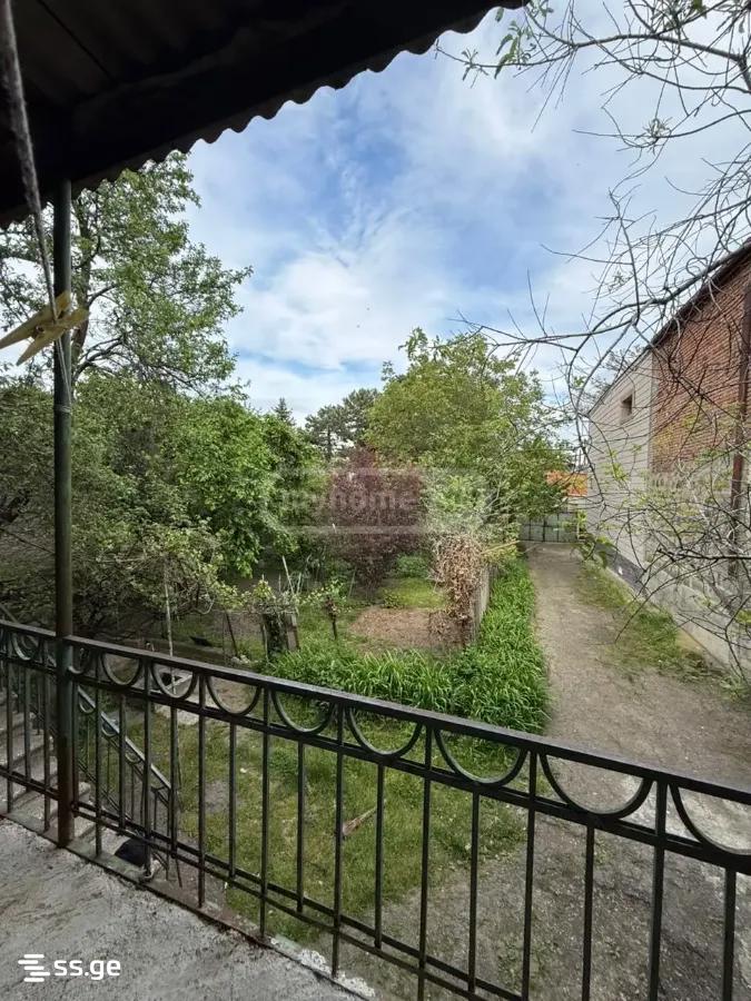 4 Room Private House For Sale view 2