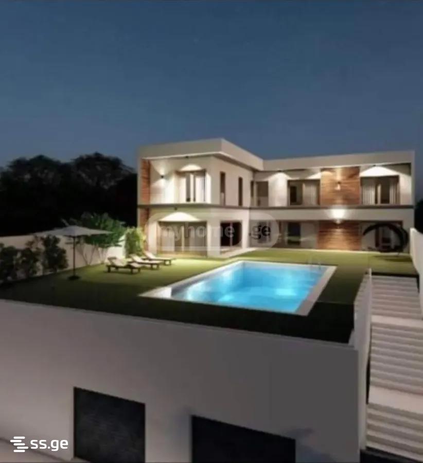 8 Room Private House For Sale view 1