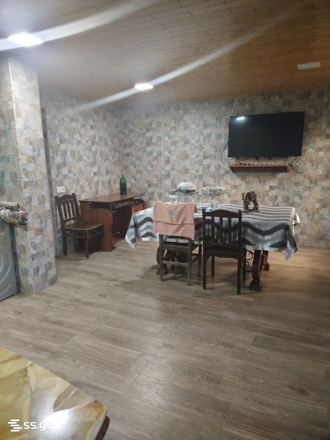 7 Room Private House For Sale view 2