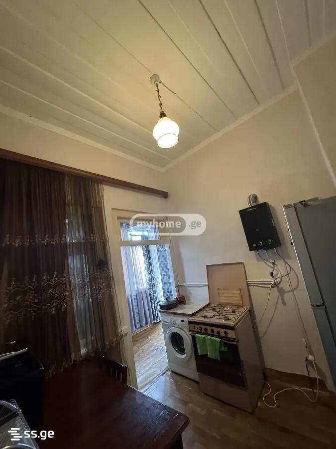 4 Room Private House For Sale view 9