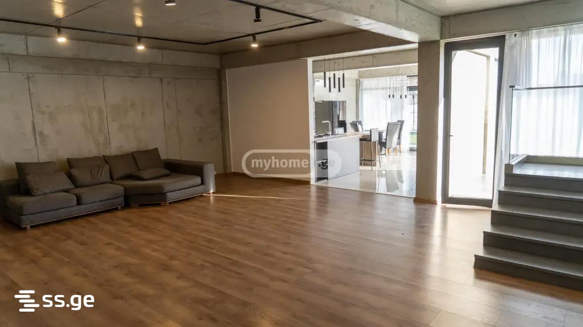 8 Room Private House For Sale view 13