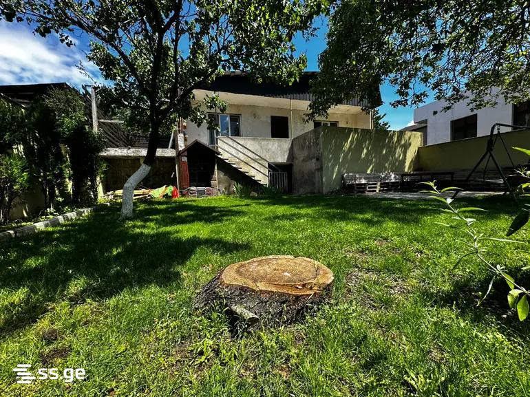 5 Room Private House For Sale view 2