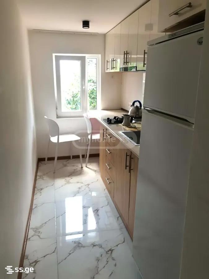 8 Room Private House For Sale view 1