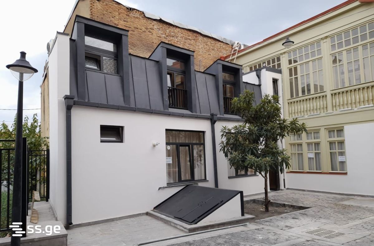 5 Room Private House For Rent. Sololaki view 1