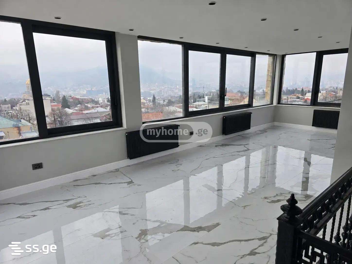 10 Room Private House For Sale view 5