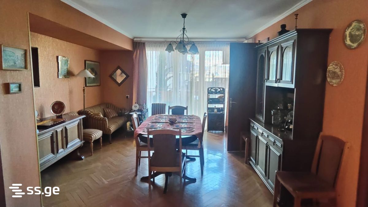 4 Room Flat For Sale view 3
