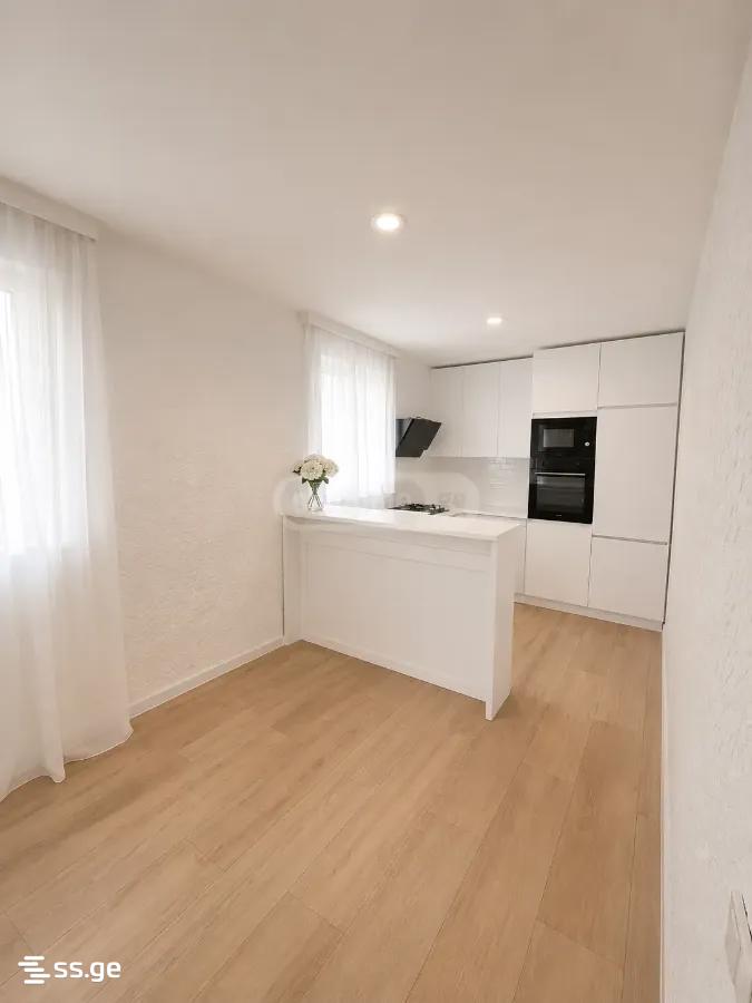 6 Room Private House For Sale view 5