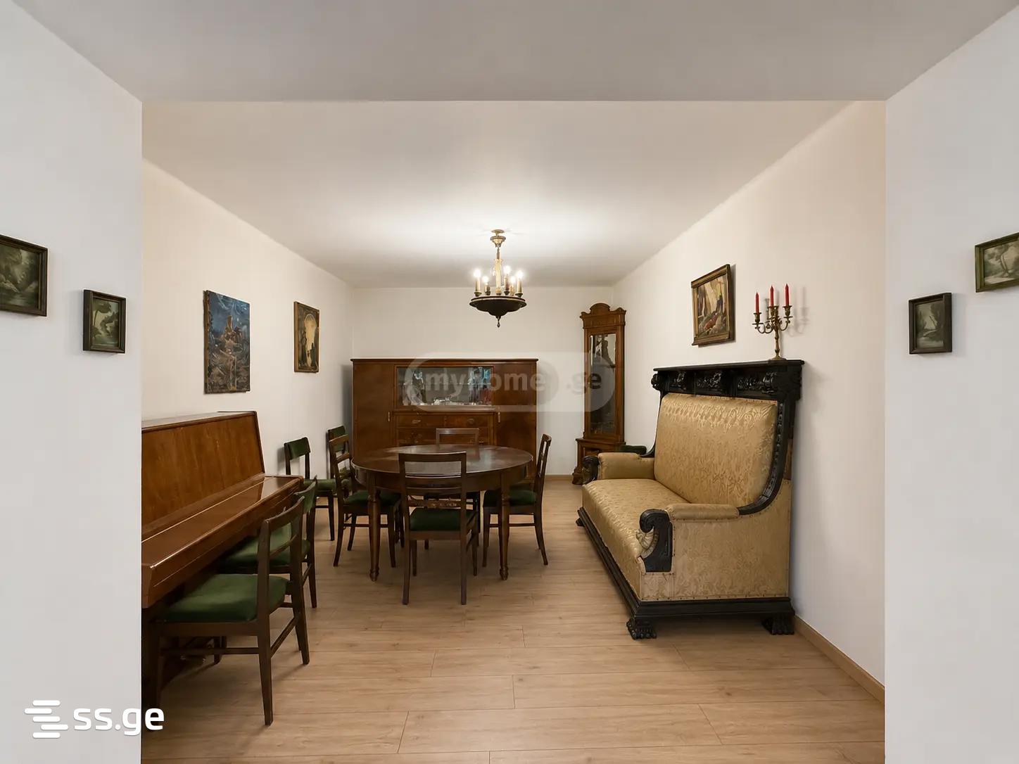 3 Room Flat For Sale view 3