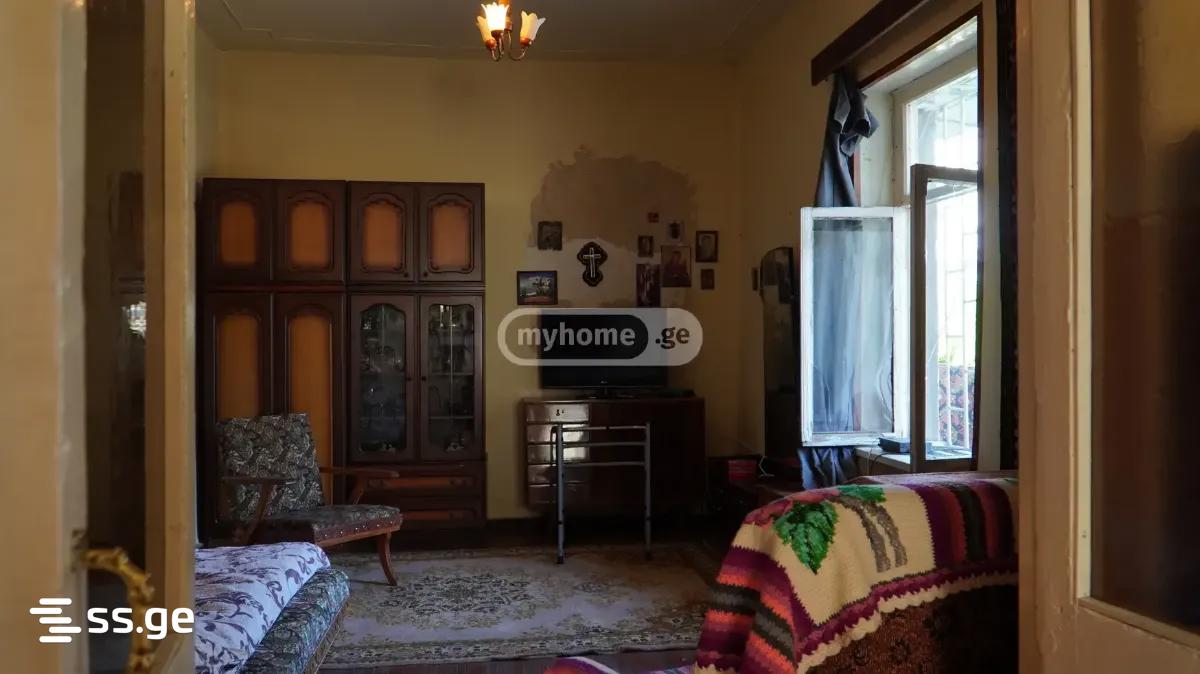 7 Room Private House For Sale view 12