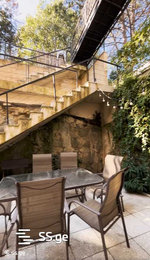 7 Room Private House For Sale view 4