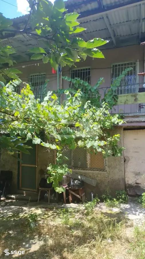 6 Room Private House For Sale view 2