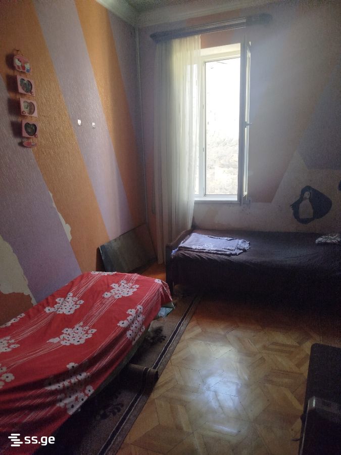 7 Room Private House For Sale view 11