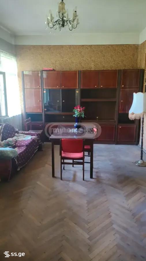 6 Room Private House For Sale view 3