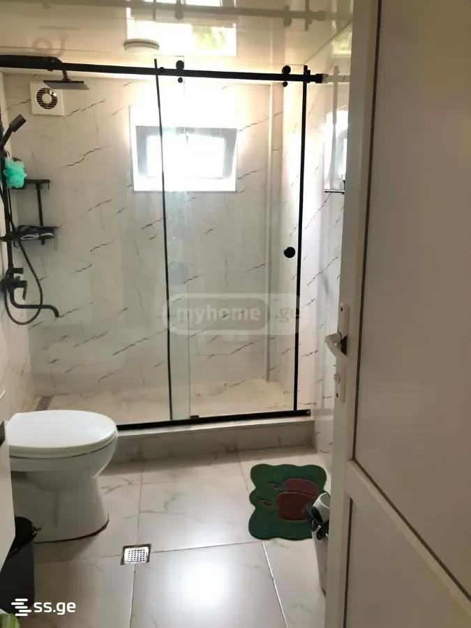 8 Room Private House For Sale view 11