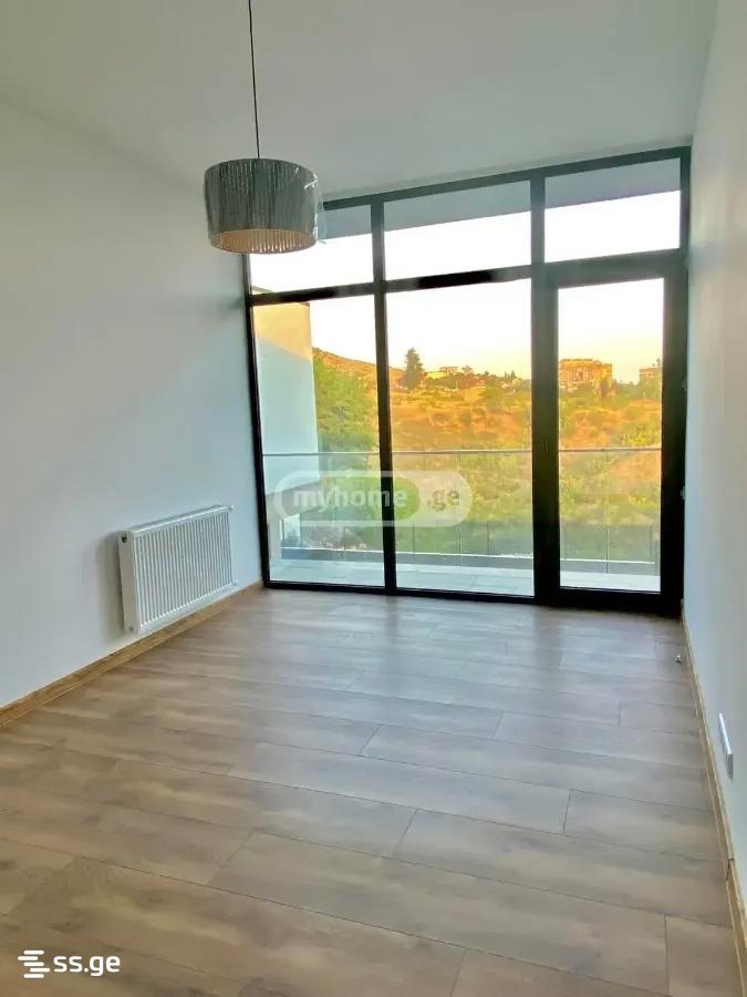 8 Room Private House For Sale view 7