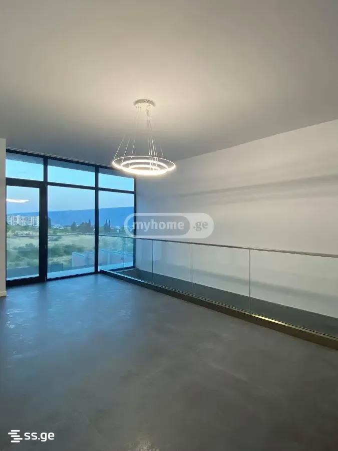 8 Room Private House For Sale view 5