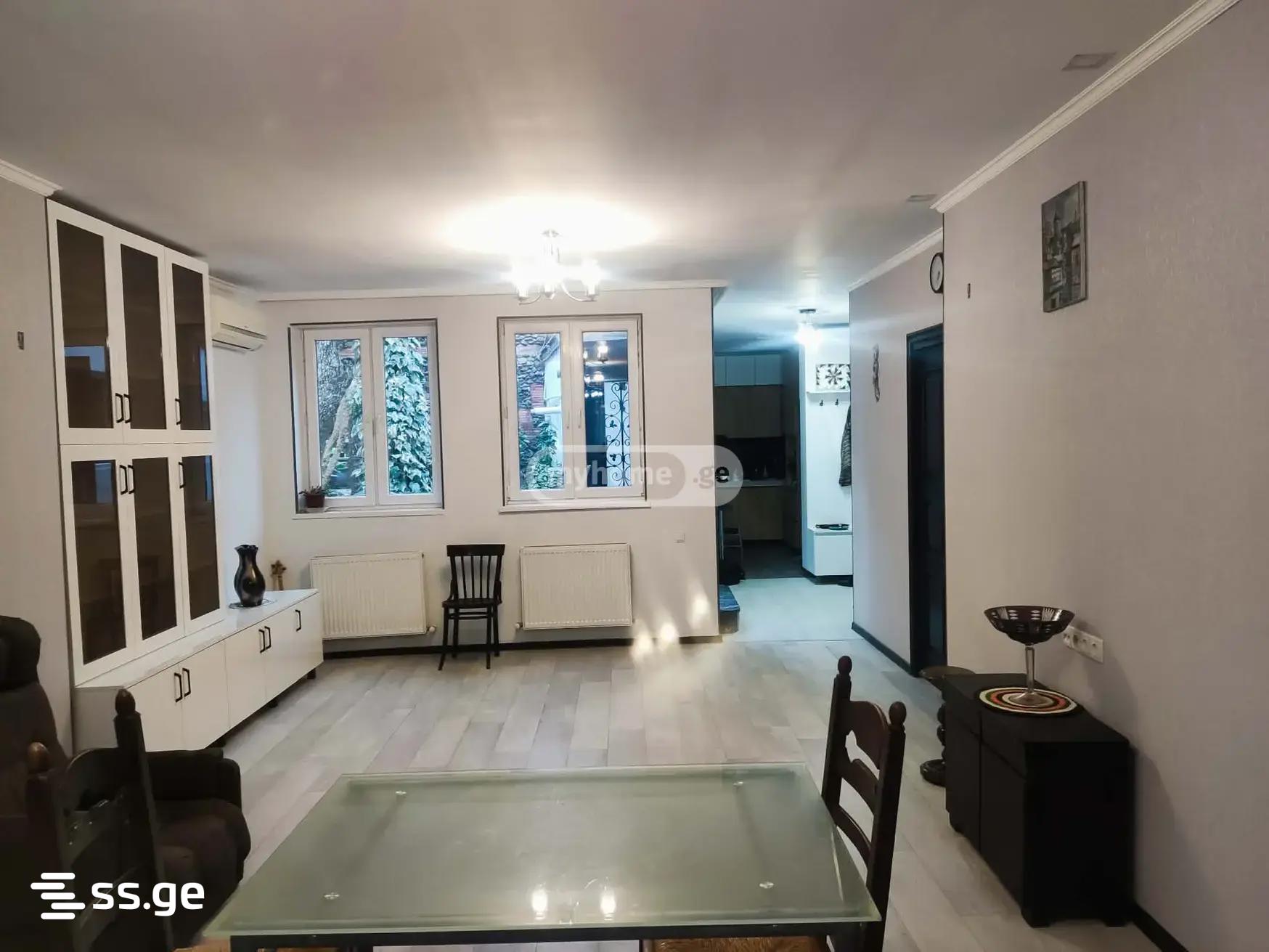 8 Room Private House For Sale view 1