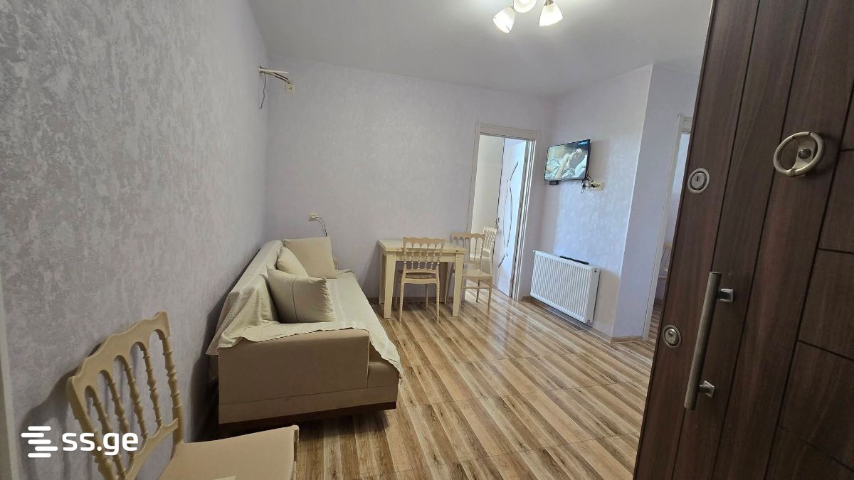 3 Room Flat Daily Rent. Makhindjauri view 10
