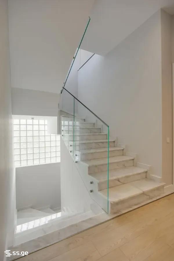 6 Room Private House For Sale view 9