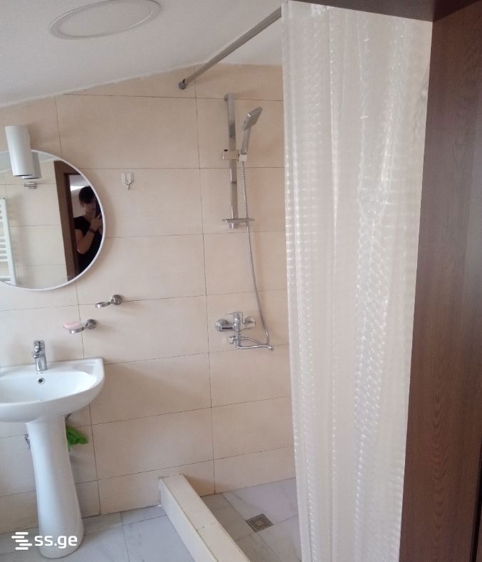 5 Room Private House For Rent. Sololaki view 9