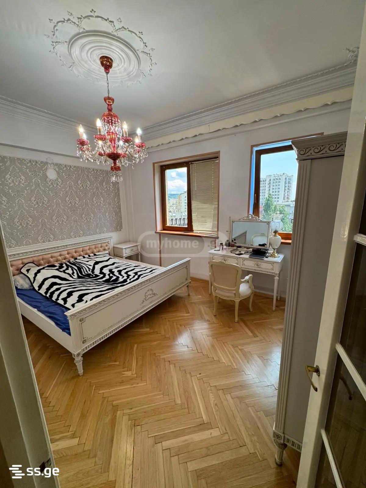 5 Room Flat For Sale view 9