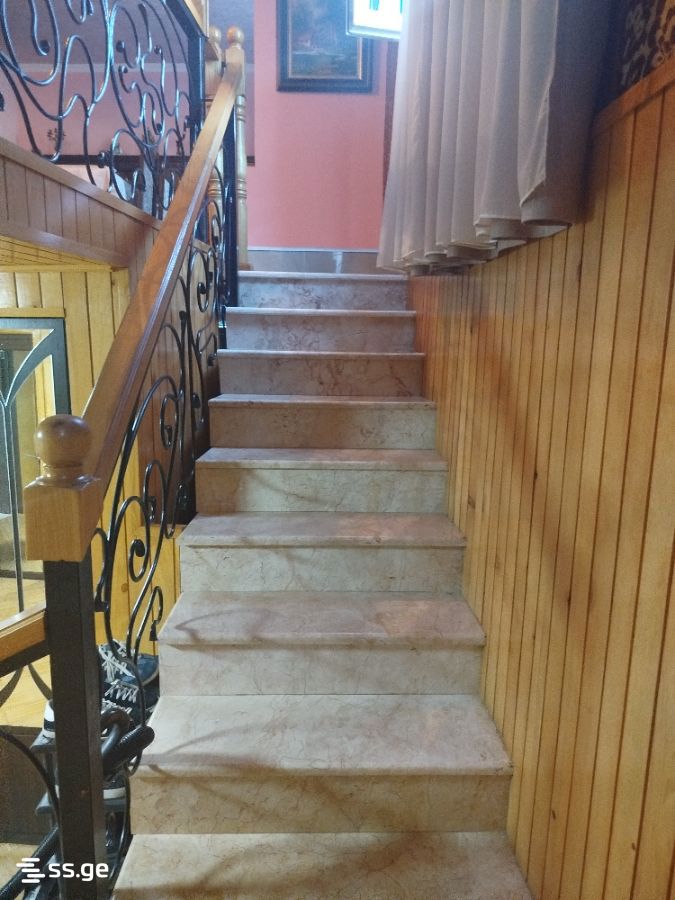 7 Room Private House For Sale view 10
