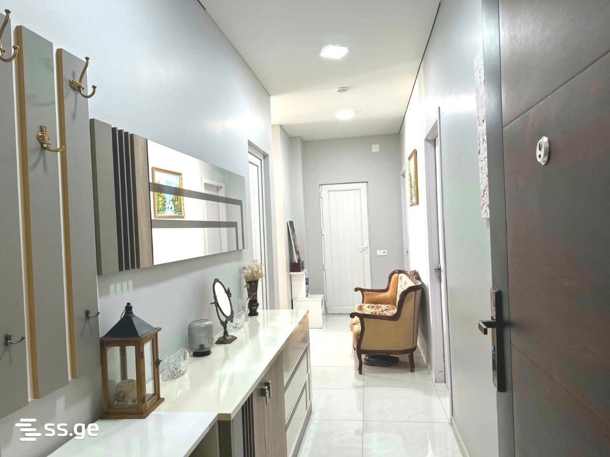 4 Room Flat For Sale view 2