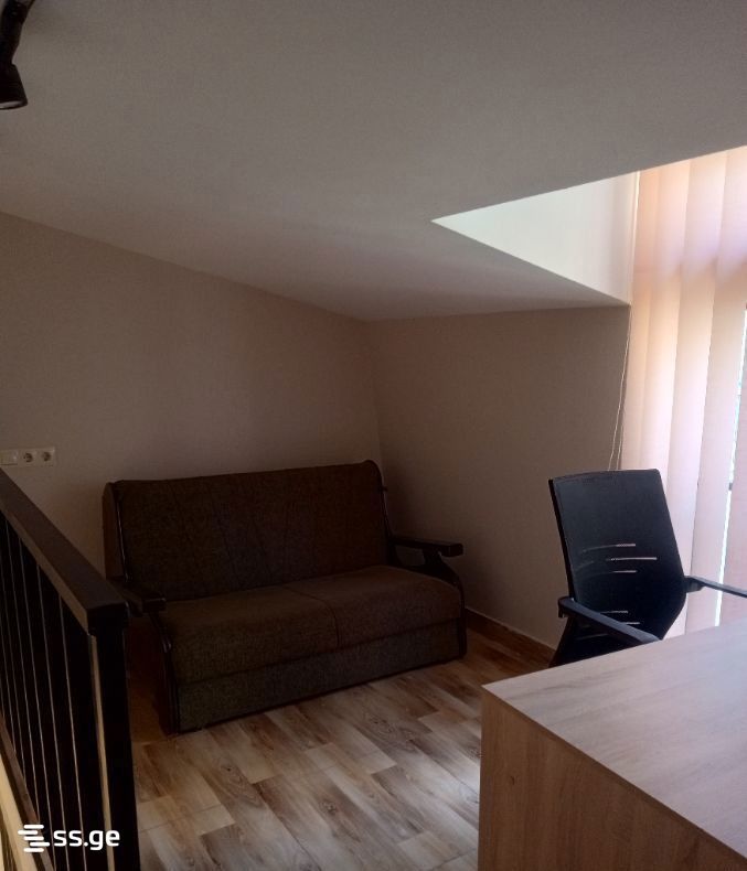 5 Room Private House For Rent. Sololaki view 6