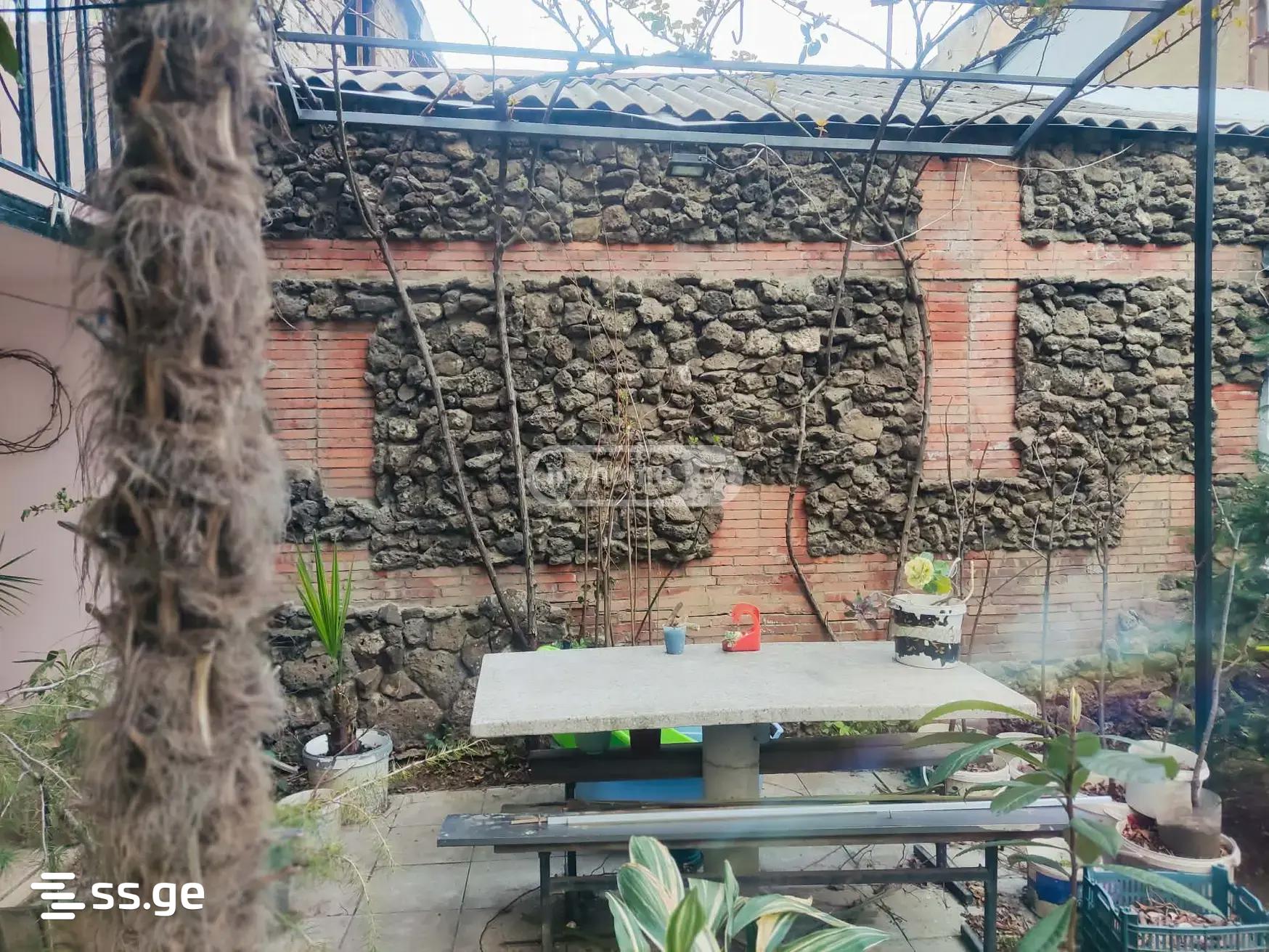 8 Room Private House For Sale view 7