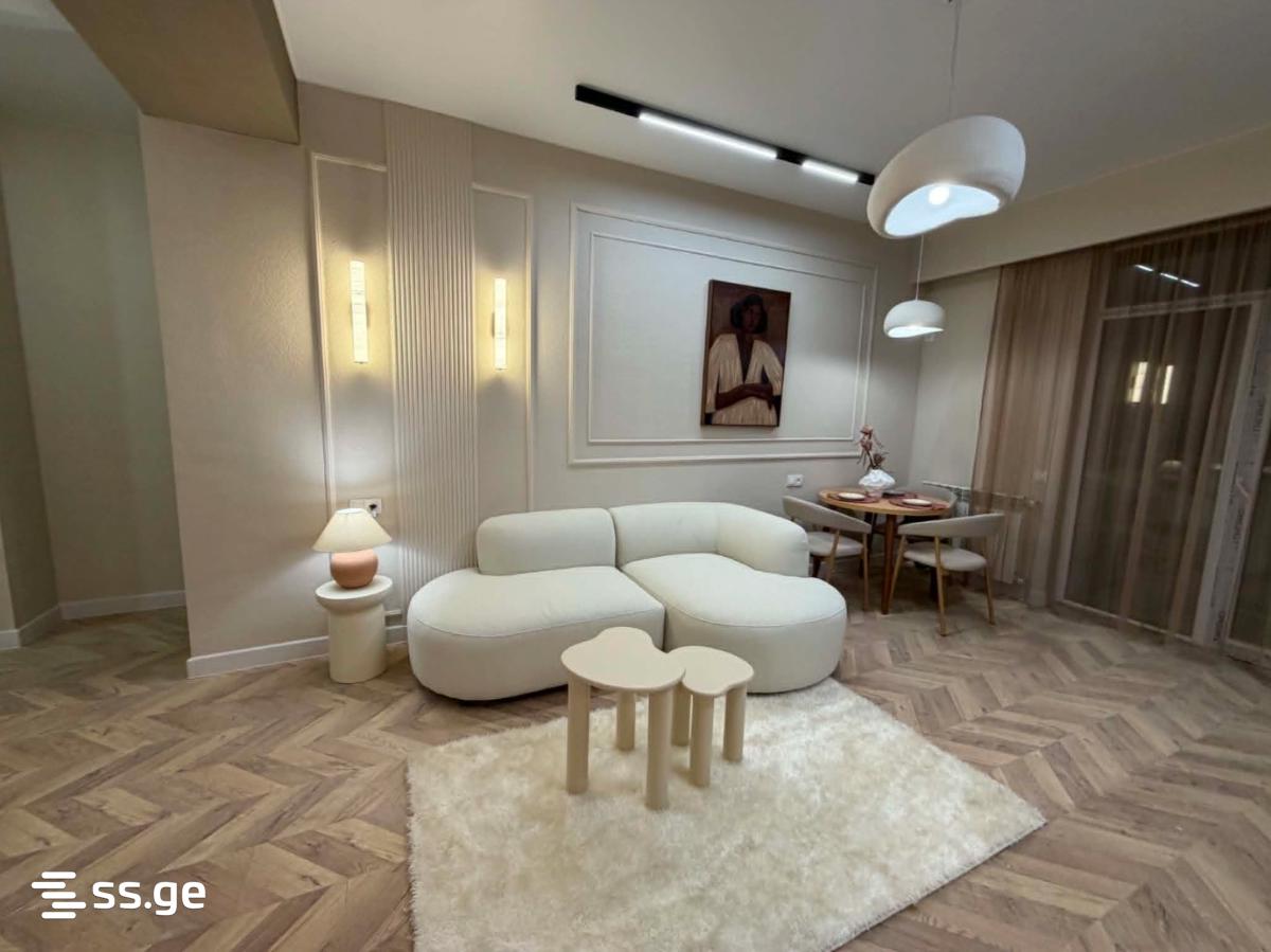 3 Room Flat For Sale, 1 of 4