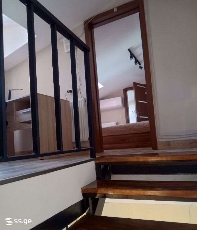 5 Room Private House For Rent. Sololaki view 11