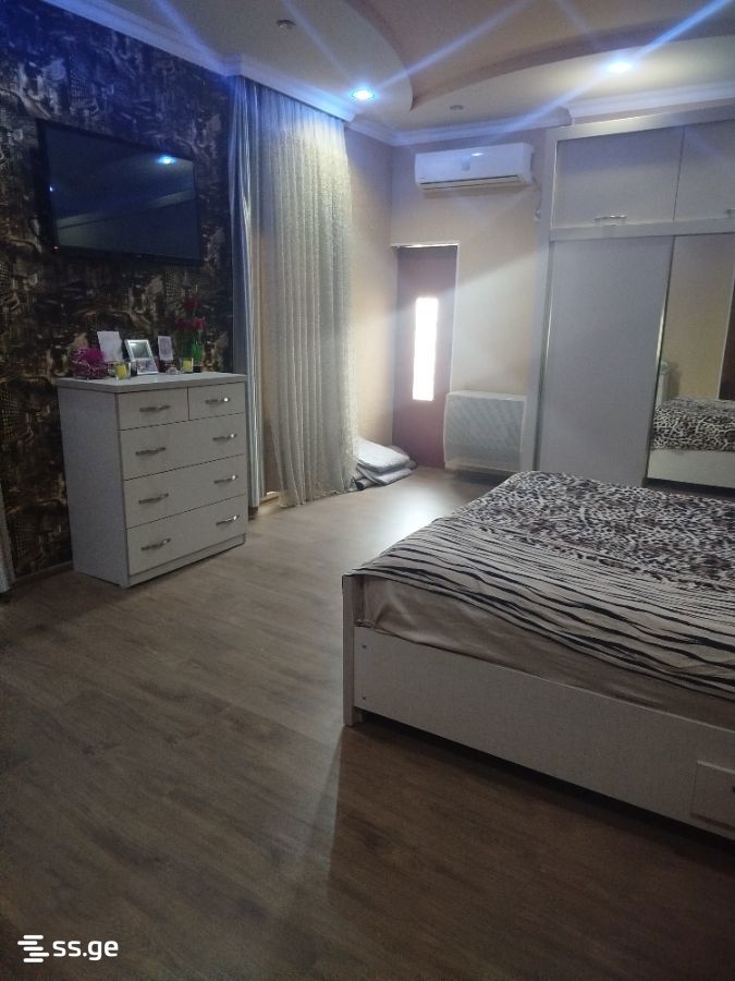 7 Room Private House For Sale view 6
