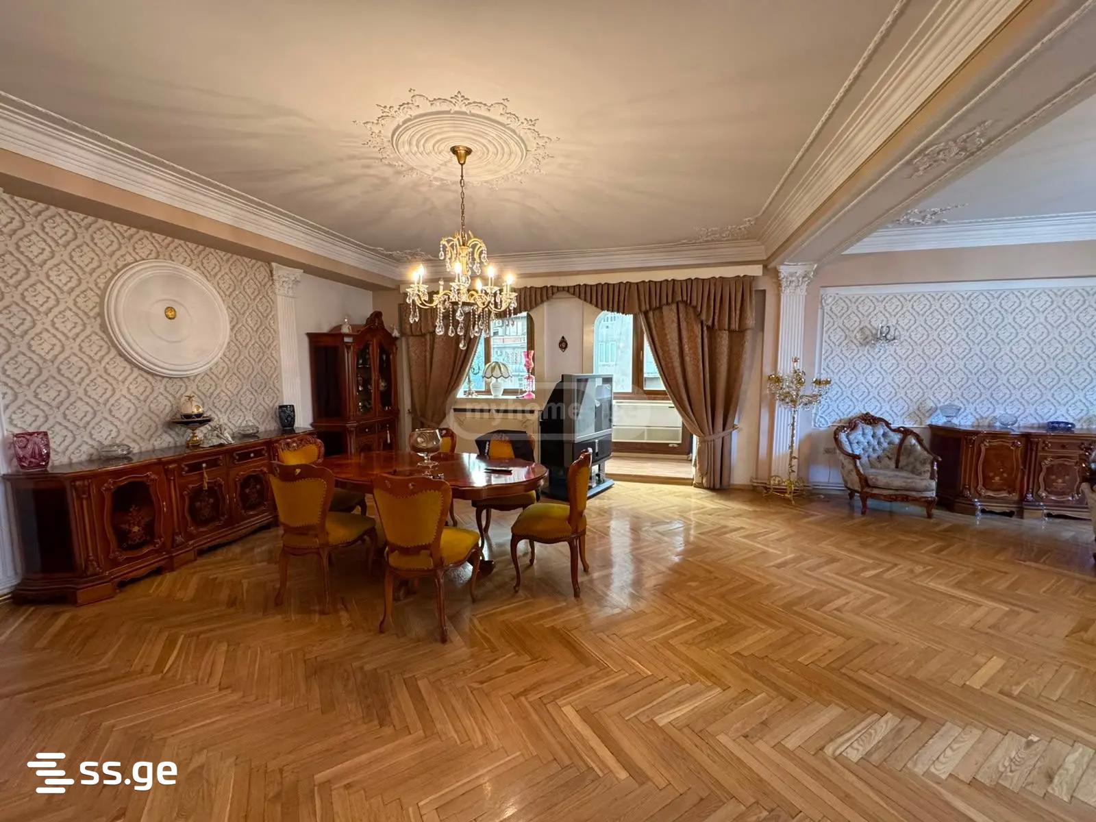 5 Room Flat For Sale view 3
