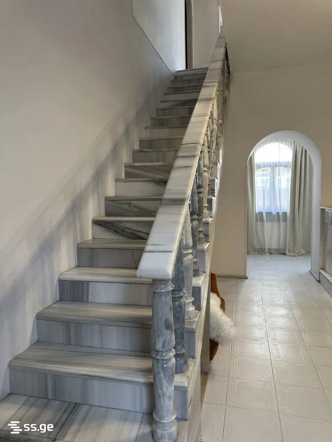5 Room Flat For Sale view 9