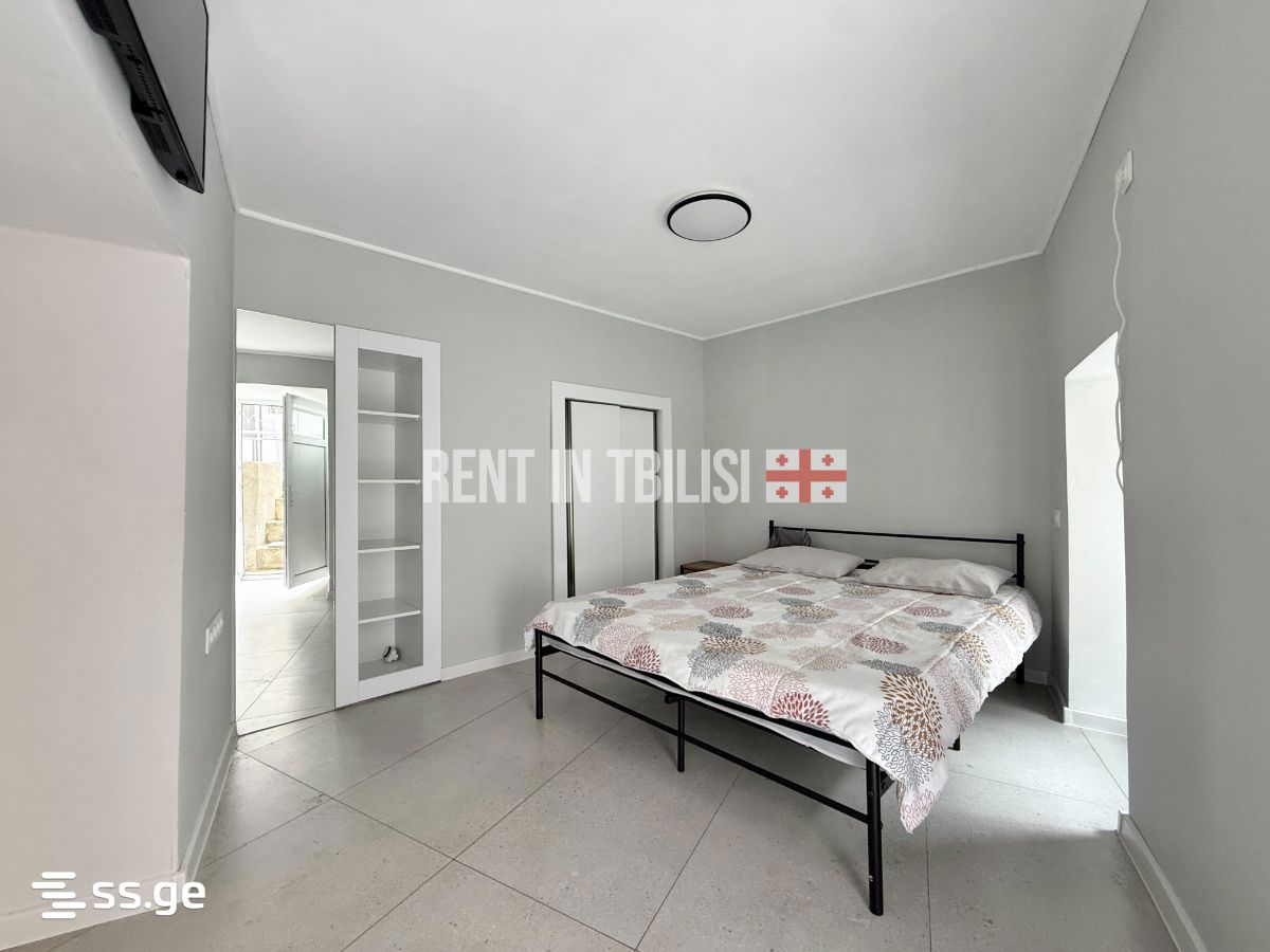 1 Room Flat For Rent. Mtatsminda, 2 of 9