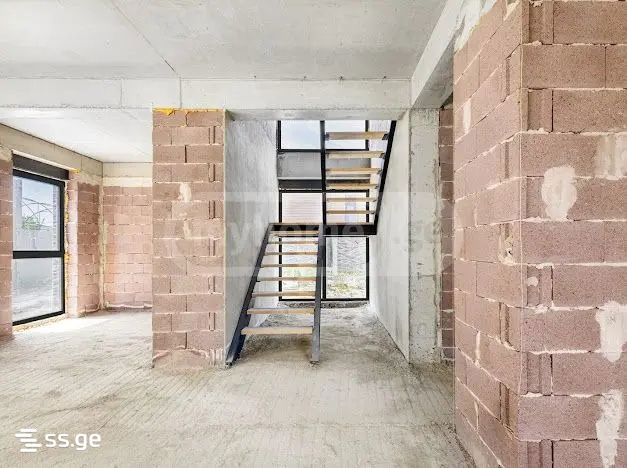 8 Room Private House For Sale view 10