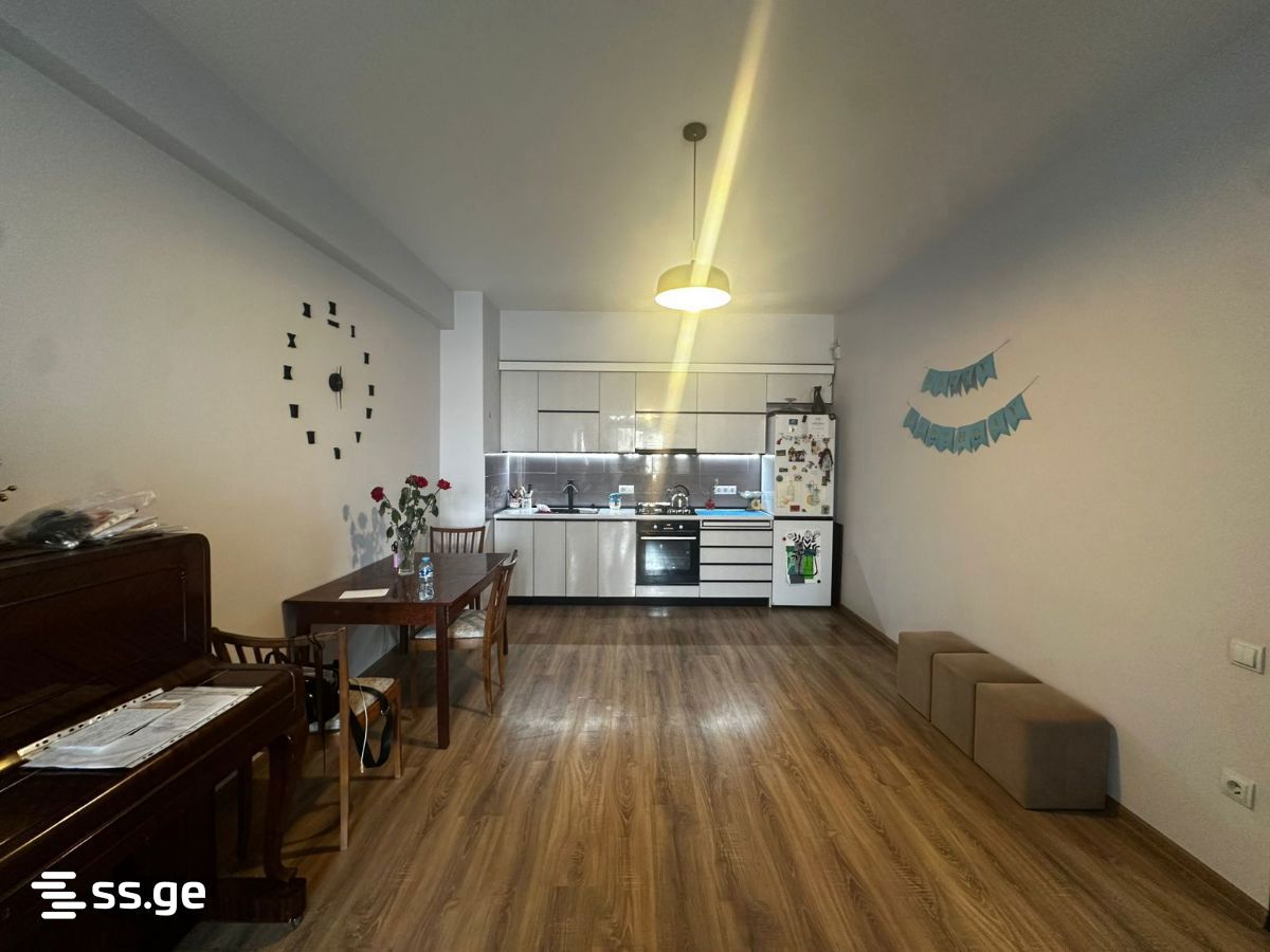 3 Room Flat For Sale view 3