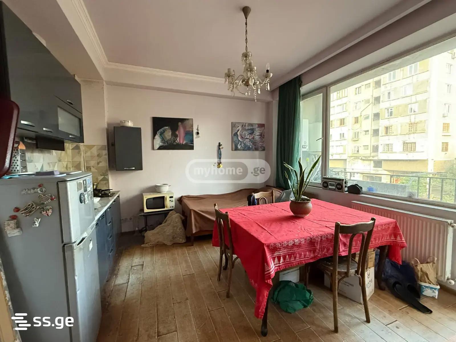 3 Room Flat For Sale view 2