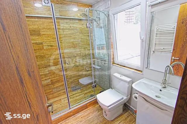 4 Room Private House For Rent. Mtatsminda view 9