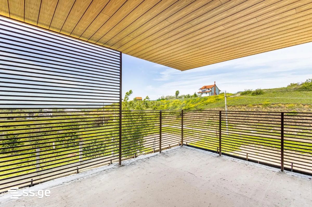 8 Room Private House For Sale view 15