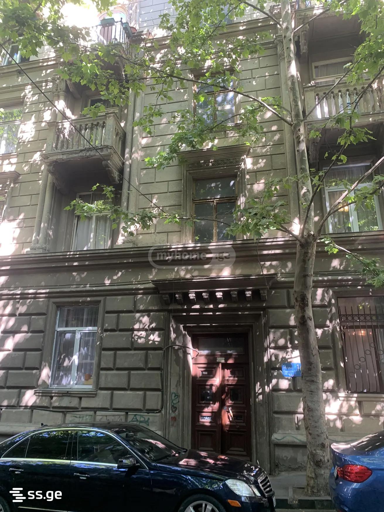 5 Room Flat For Sale view 1