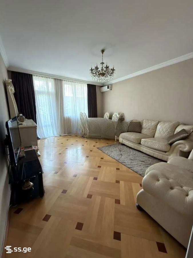 6 Room Private House For Sale view 1