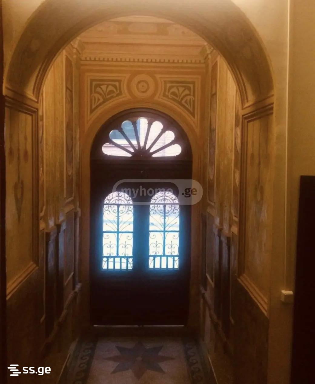 7 Room Flat For Sale view 1