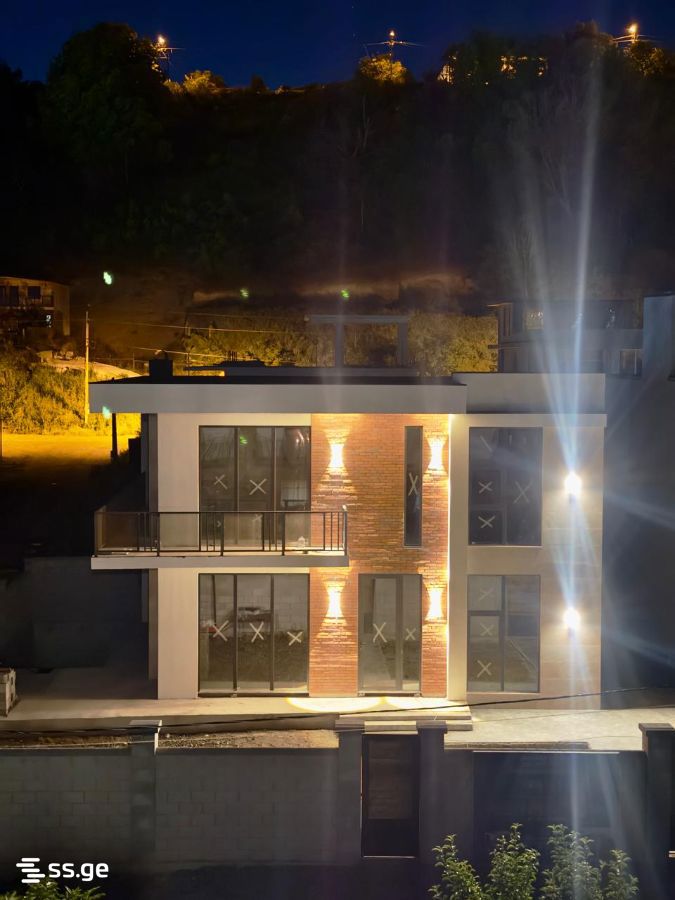 8 Room Private House For Sale view 5