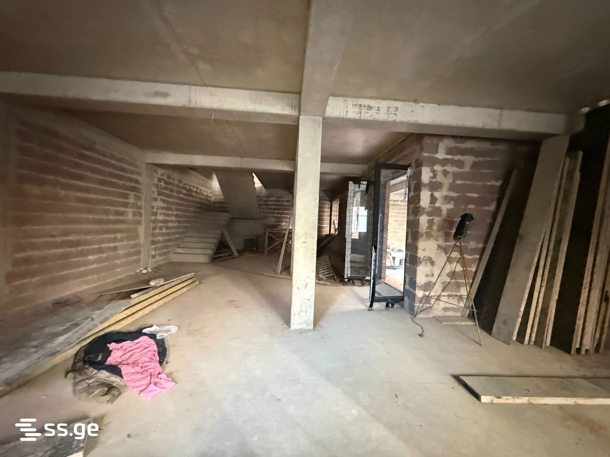 4 Room Private House For Sale view 9